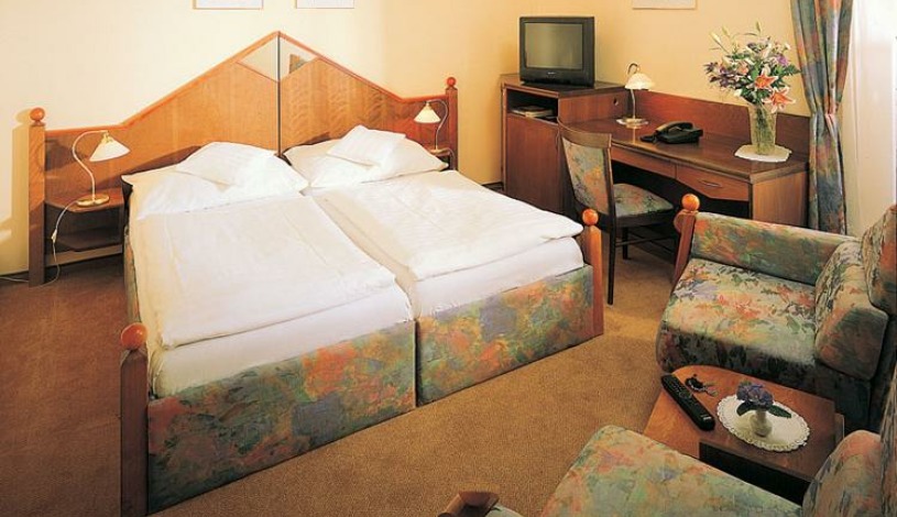Hotel MONICA Praha - Трехместный номер